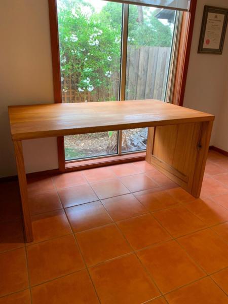 Desk timber solid