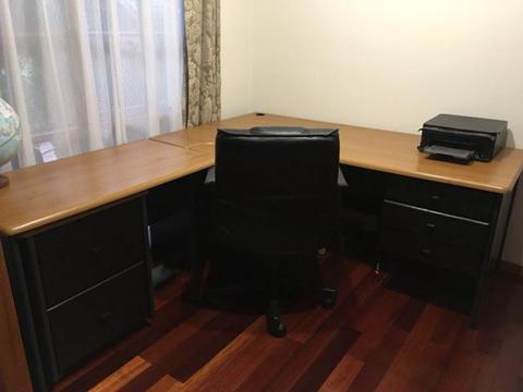 Office Furniture in perfect condition. FREE Office chair