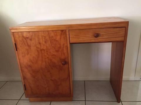 Sewing table/ Small desk