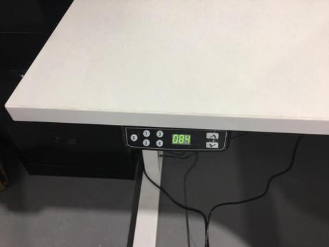 Height adjustable electric desk