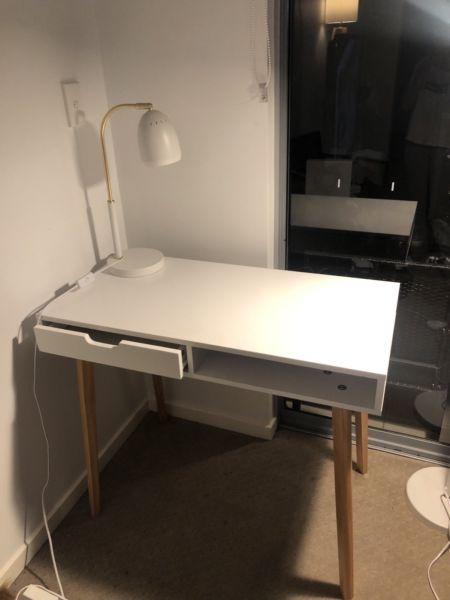 White Fashion Desk