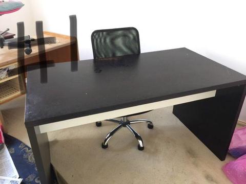 Desks / Tables - Good Condition