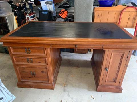Solid timber Partners desk
