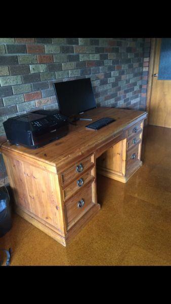 Desk solid wood
