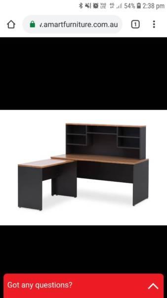 2x Desk with Hutch