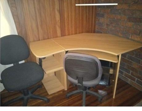 DESK WITH TWO CHAIRS