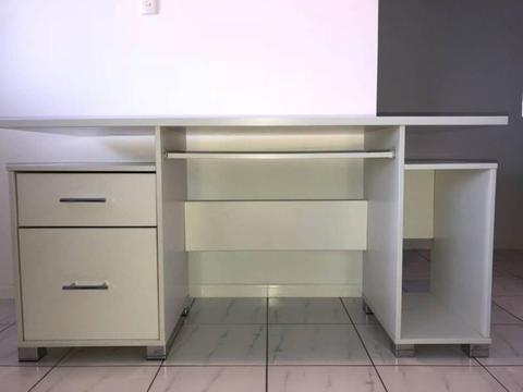 Modern white desk