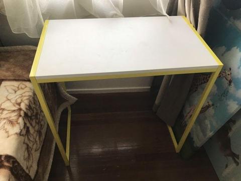 Yellow/white desk