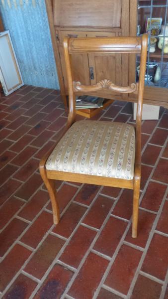Antique style bedroom chair