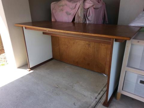 Cheap Student Wooden Desks x1 $25 1x$20.00 1ST TO SEE WILL BUY