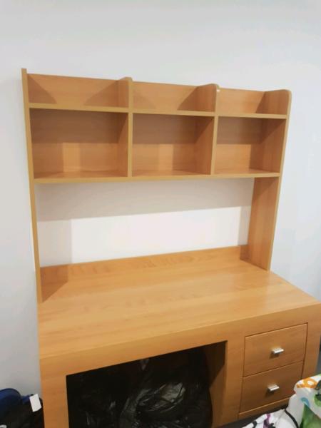 Desk with shelves