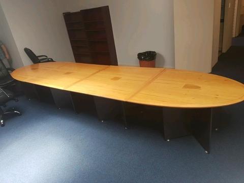 Compartment conference table