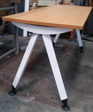 Desk/Table Beech top White legs 1500mm x 600mm (CLR091)