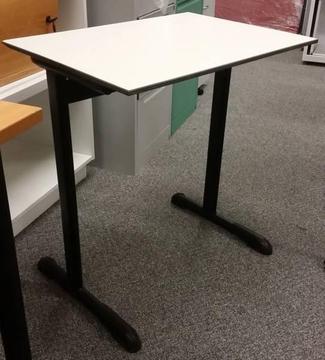 700mm x 500mm Grey topped single desk (CLR023)
