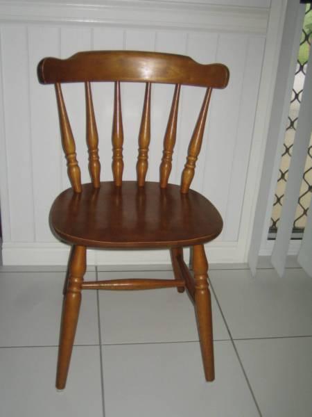 COUNTRY TIMBER CHAIR ONLY $5