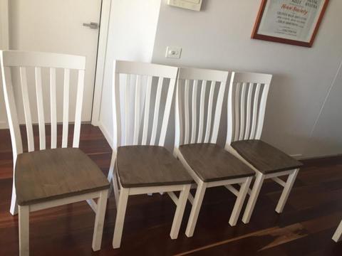 Dining chairs (x4)