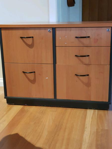 Filing cabinet with drawers