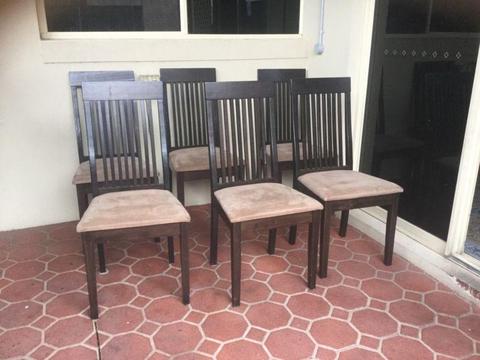 6 Chairs 20$ each