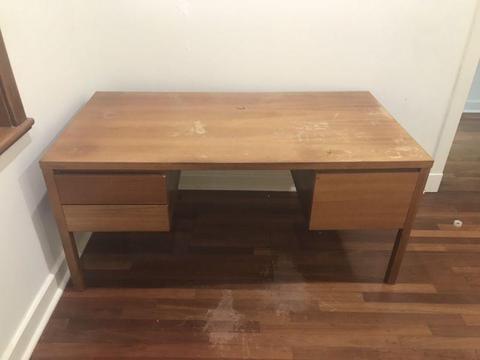 Solid Desk - Large