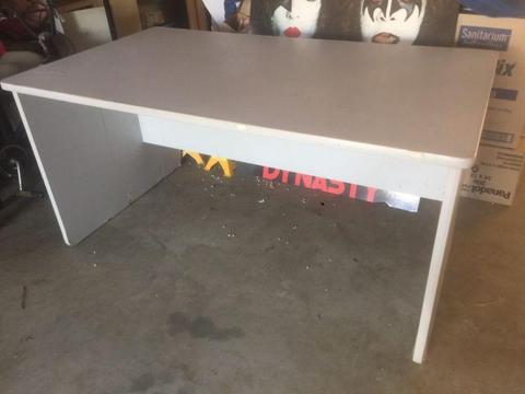 Desk - Large / Off white colour