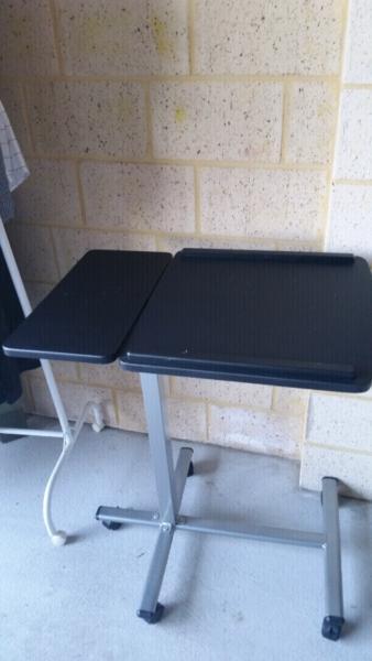 Mobile laptop table