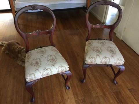 Beautiful antique dining chairs x 6