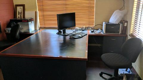 Desk(large - double sided)/Layou Table
