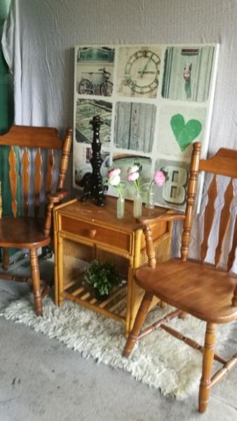 2 lovely solid timber chaIrs