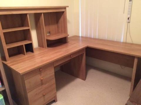 Desk with return in very good condition
