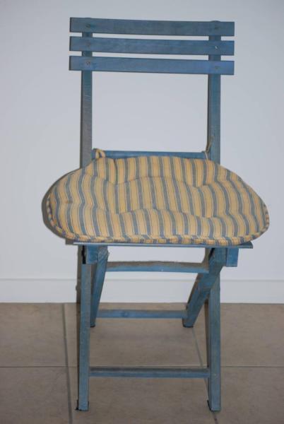 Wooden slat chair with cushion (made in Italy)