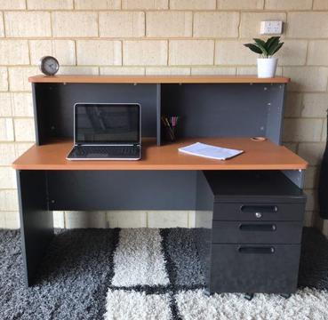 Very large desk. Pick up from Baldivis
