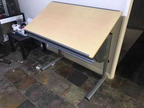 Drafting table/Drawing desk