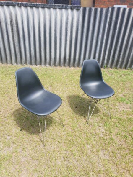 chairs - black