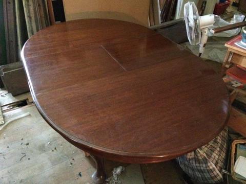 Oak extendable dining table