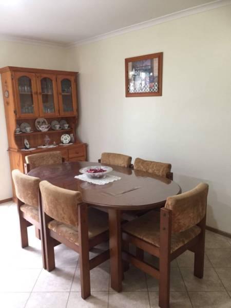 Solid Extendable Dining Table and 6 Chairs