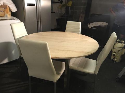 Travertine round table with 4 chairs