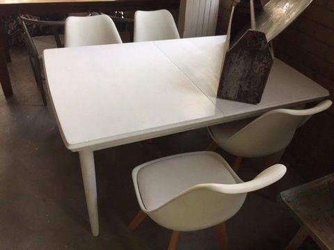 White Extendable Solid Wood Dining Table
