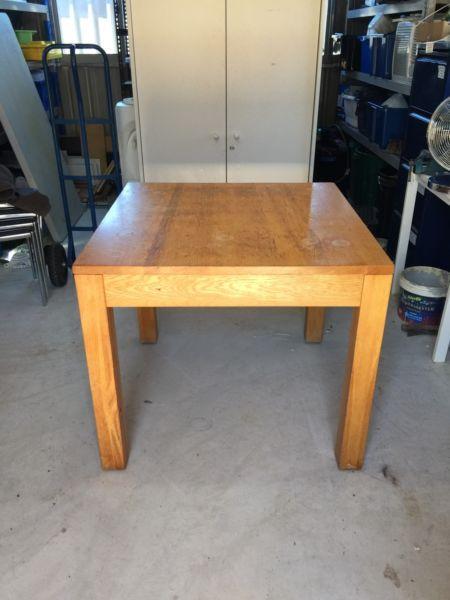 Table / Bench