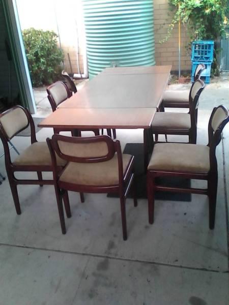 Extendable Table and 7 Chairs