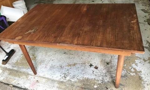 Mid Century style - Chiswell Extension Table