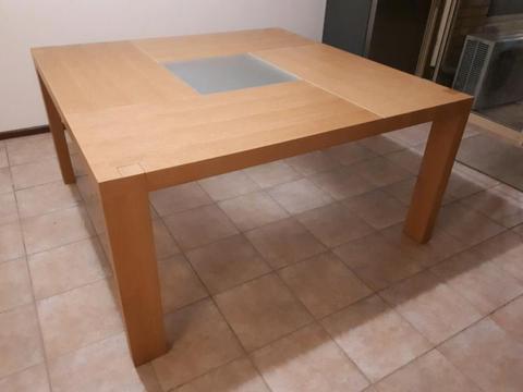 Table 8 Seater
