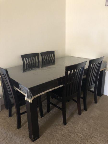 Dining table (6 seats)
