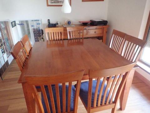 Dining Table 8 seater