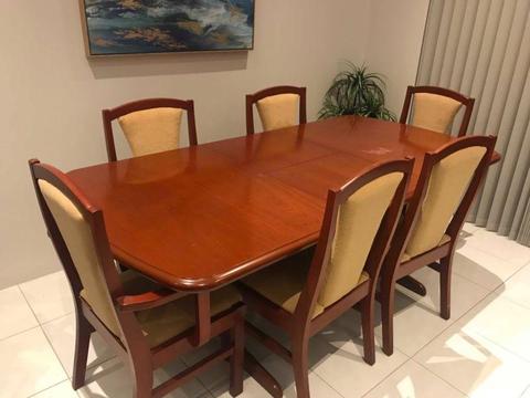 Extendable Dining Table and Chairs