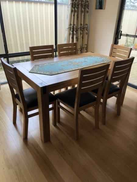 7 pieces dining table