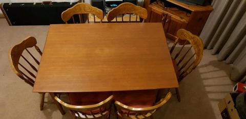 Dining suite-extendable table