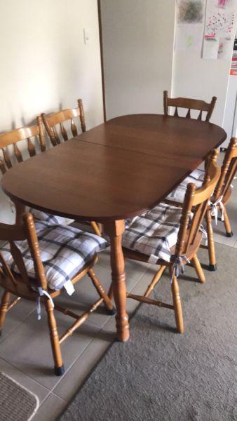 Dining room table 6 chairs