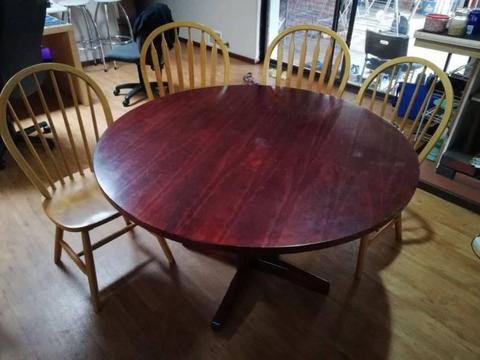 Round Timber Dining Table with 4 Chairs and Table Cloth