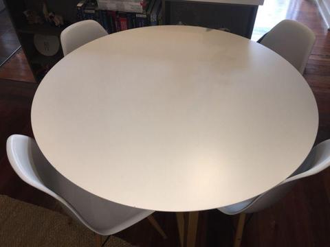 IKEA white kitchen table and 4 white chairs