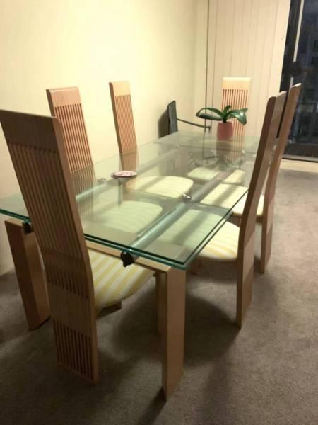6 people glass dining table